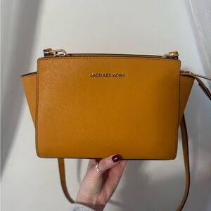 Michael Kors Crossbody Bag